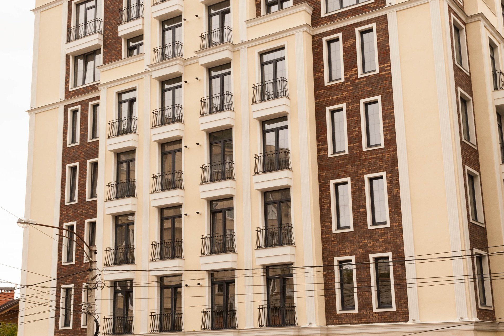 Complex Locativ Petru Rares